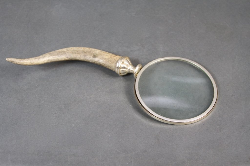 VINTAGE MAGNIFYING GLASS W/STAG HORN HANDLE:: 12.5"L