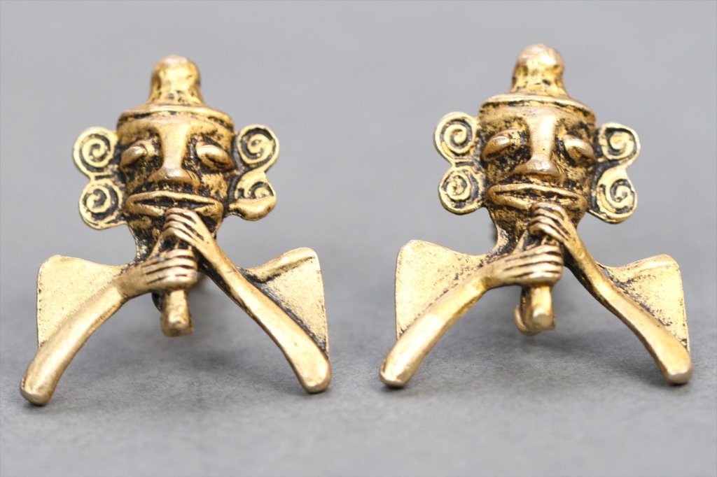 LES BERNARD CLIP ON EARRINGS:: 1.5"H