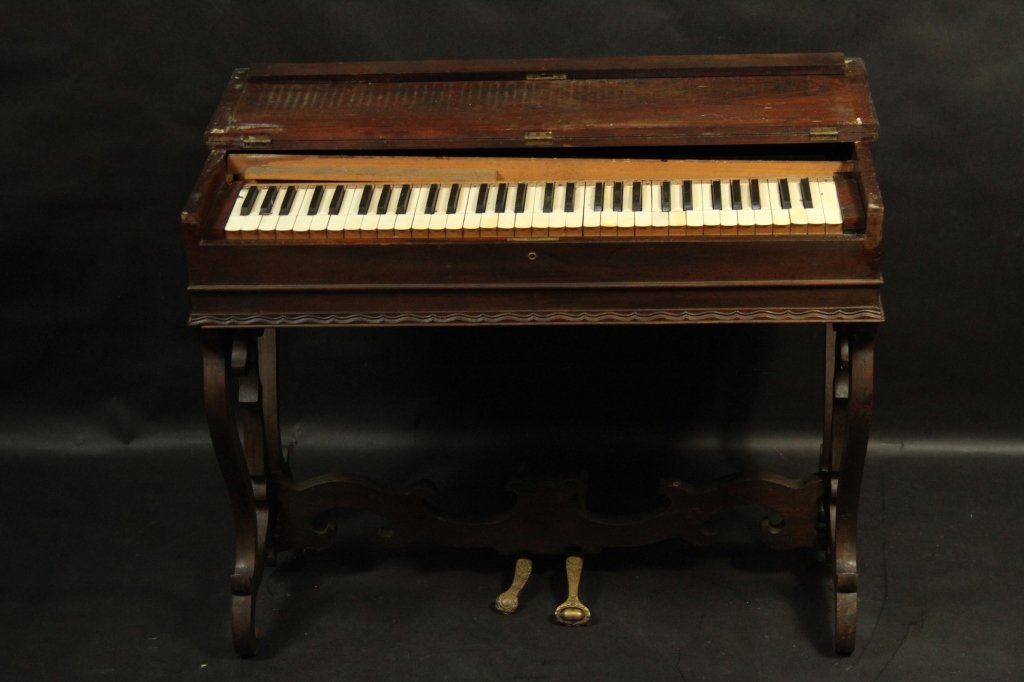 ANTIQUE ROSEWOOD PIANO FORTE: