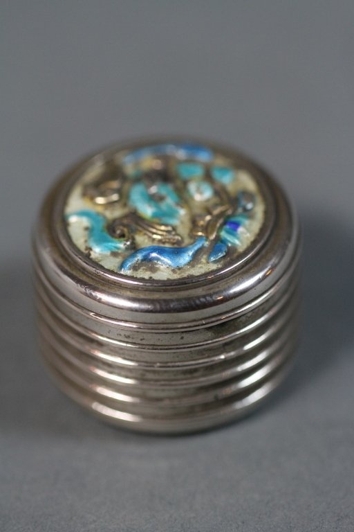 CHINESE STERLING HARDSTONE CYLINDRICAL SIGNED BOX:: 1"H X 1.25"in diameter