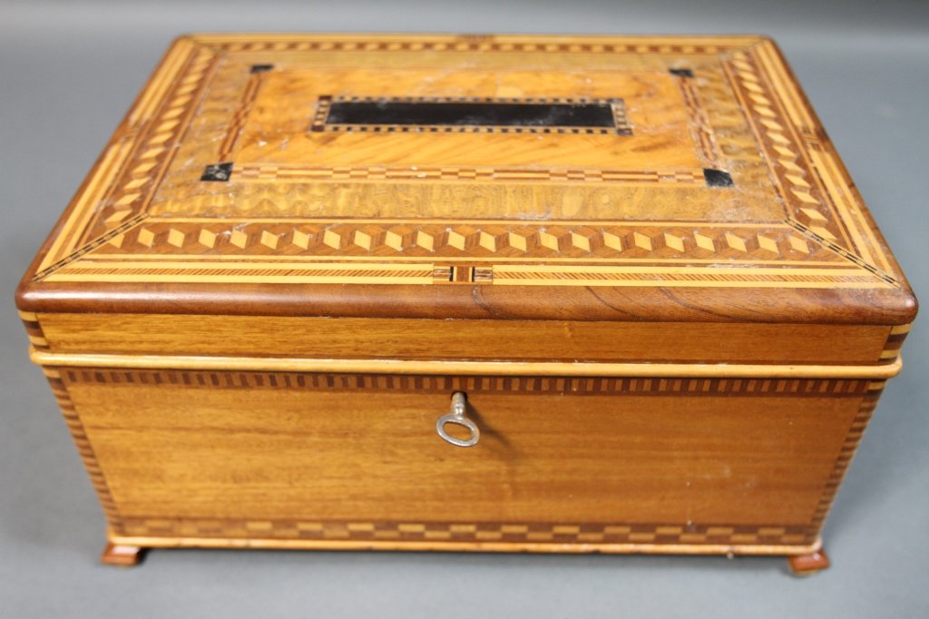ANTIQUE FINE INLAID SEWING BOX:: 6.5"H X 13.5"W 9.25"D