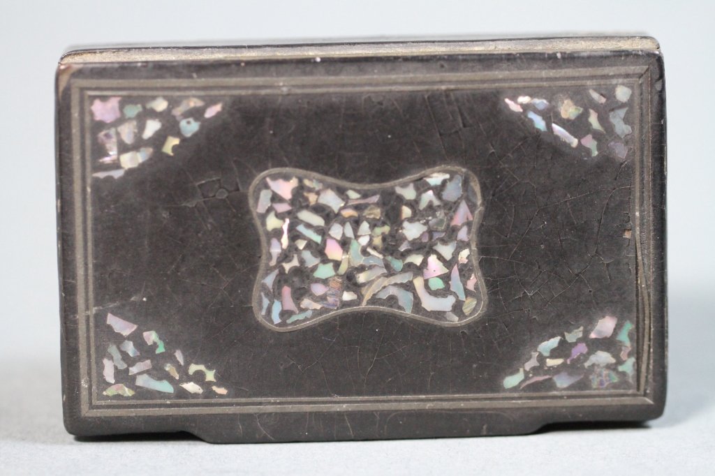 ANTIQUE MOTHER OF PEARL LACQUERED PILL BOX:: 1"H X 3.25"W X 2.25"D