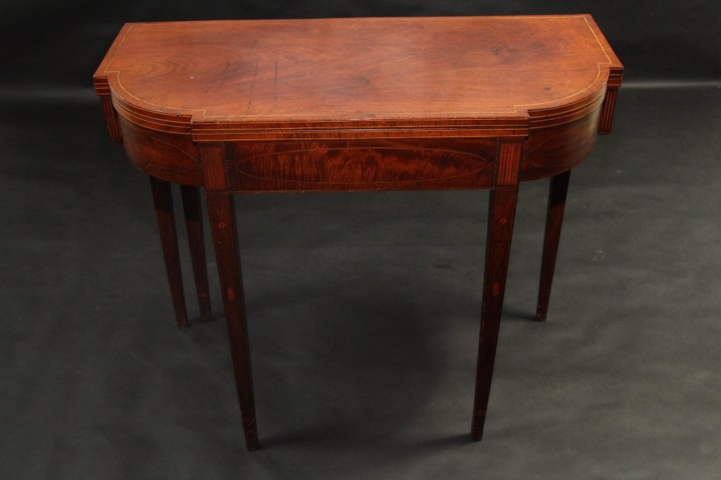 18TH C. AMERICAN BALTIMORE ANITQUE CARD TABLE:: American Baltimore antique card table in Hepplewhite style