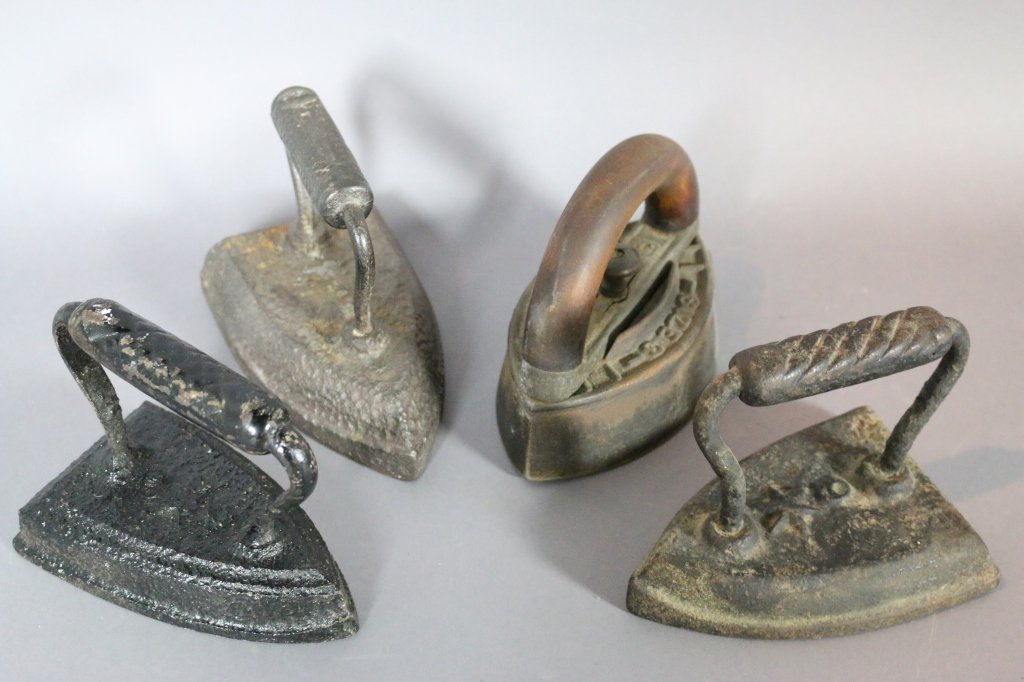 ANTIQUE IRON LOT: 4 ANTIQUE IRONS, ONE WITH BASE
