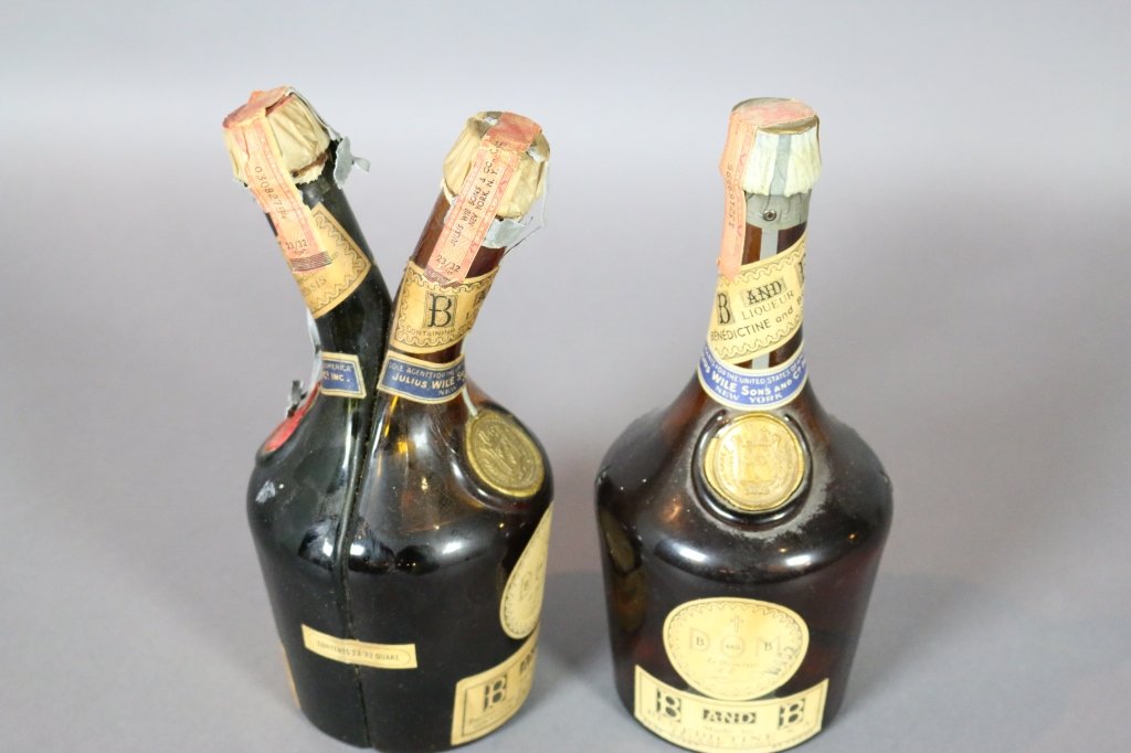 VINTAGE LOT OF 1940'S LIBATION SEALED BOTTLES: VINTAGE LOT OF 1940'S LIBATION UNSEALED BOTTLES