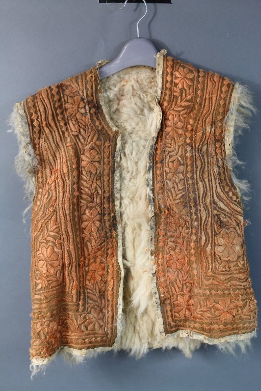 ANTIQUE PERSIAN NEEDLEWORK VEST: ANTIQUE PERSIAN NEEDLEWORK VEST