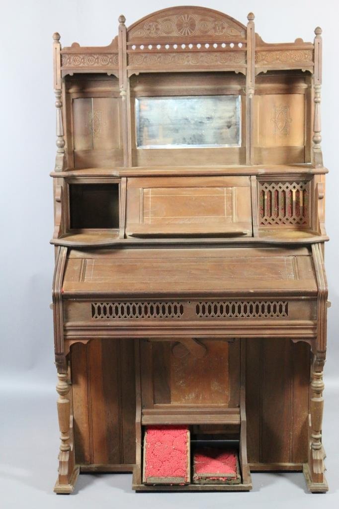 VICTORIAN ANTIQUE PUMP ORGAN: VICTORIAN ANTIQUE PUMP ORGAN 76"H X 44.5"W X 23"D