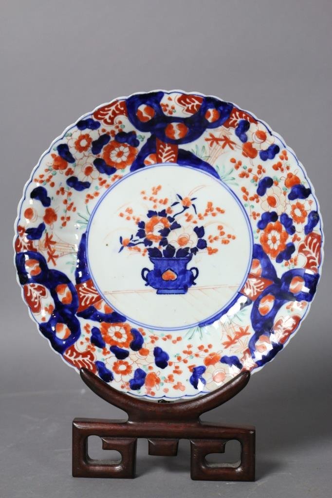JAPANESE ANTIQUE IMARI PLATE: JAPANESE ANTIQUE IMARI PLATE
