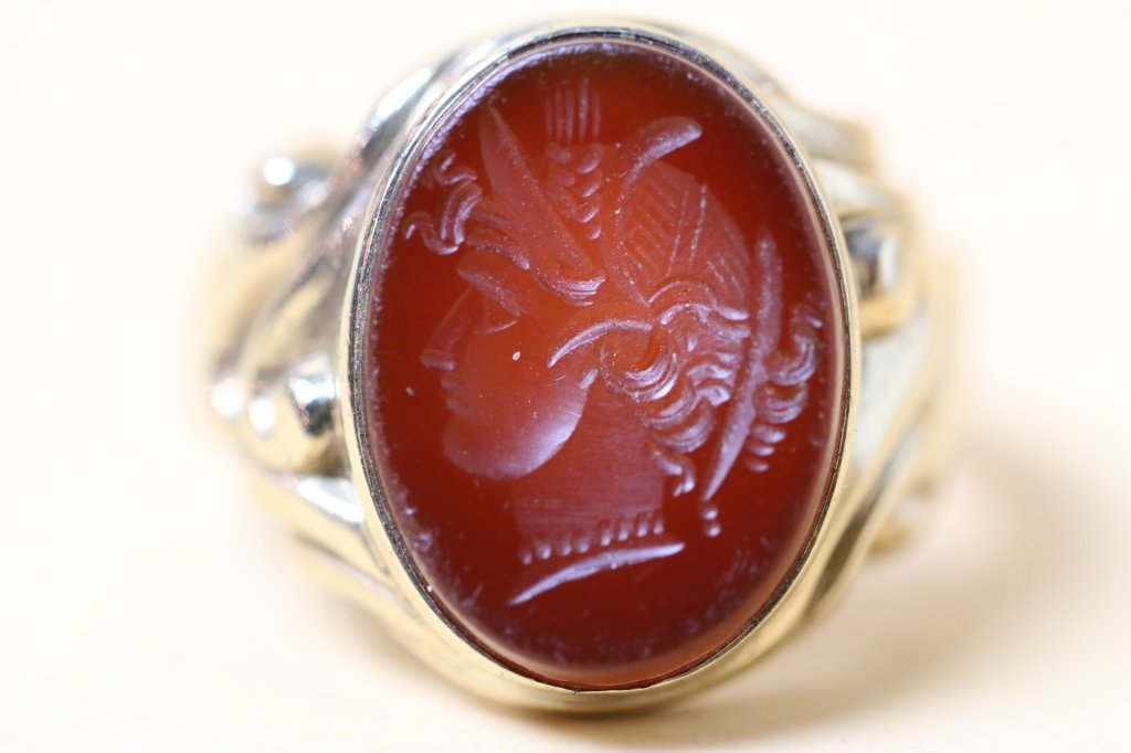 INTAGLIO VINTAGE MEN'S CARVED GOLD RING: 10 GR; 10KYG