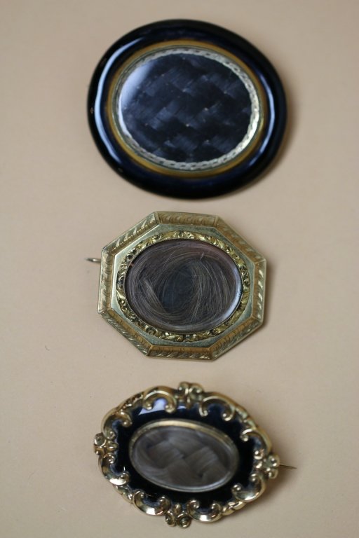 VINTAGE VICTORIAN HAIR MEMORIAL LOCKETS: VINTAGE VICTORIAN HAIR MEMORIAL LOCKETS