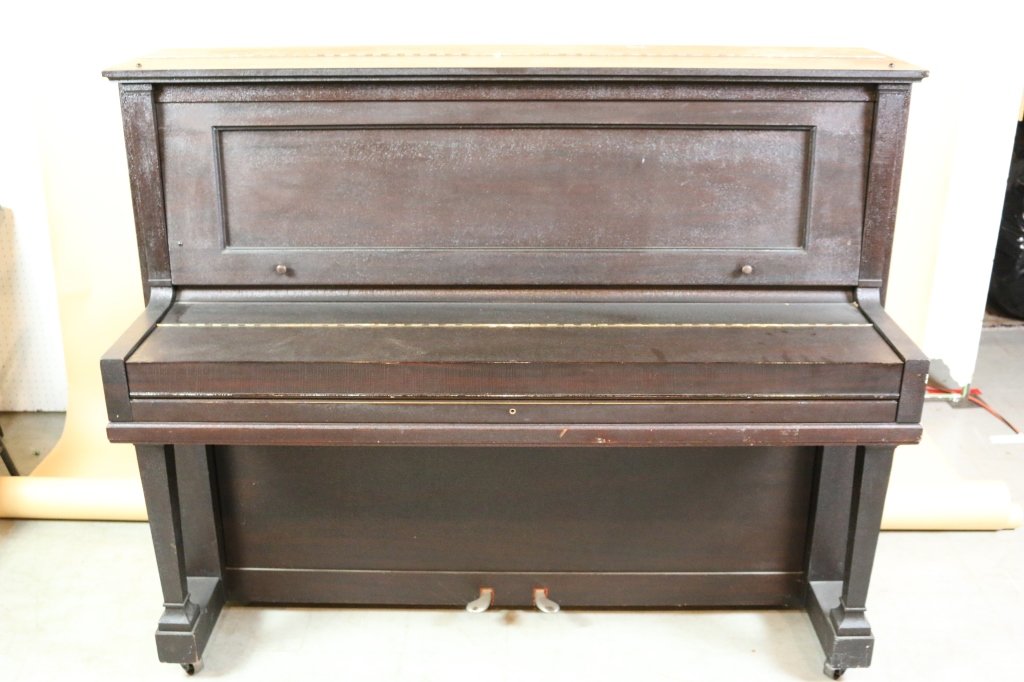 STEINWAY & SONS UPRIGHT PIANO: STEINWAY UPRIGHT PIANO