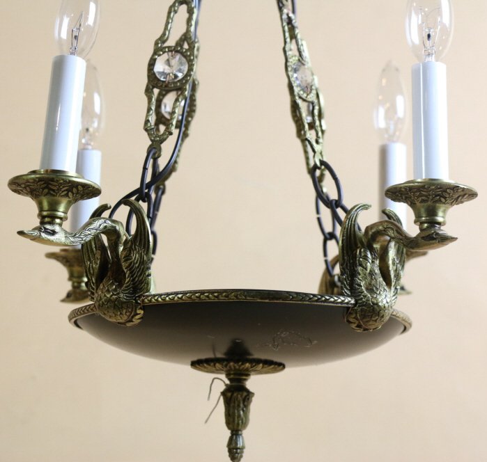 VINTAGE CLASSICAL LIGHT FIXTURE: VINTAGE 4-LIGHT CLASSICAL STYLE LIGHT FIXTURE; 16"