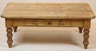 English Pine Coffee Table Aug 02 2017 Chandler S International Auctions Estate In Nc English Pine Coffee Table Aug 02