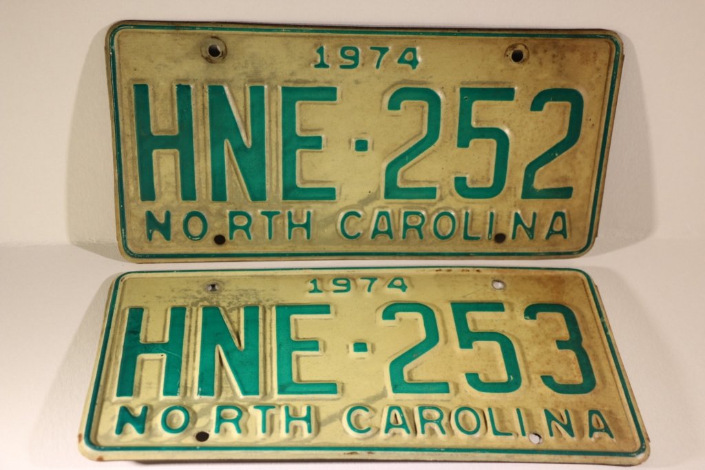 NORTH CAROLINA 1974 SEQUENTIAL LICENESE PLATES: NORTH CAROLINA 1974 SEQUENTIAL LICENESE PLATES