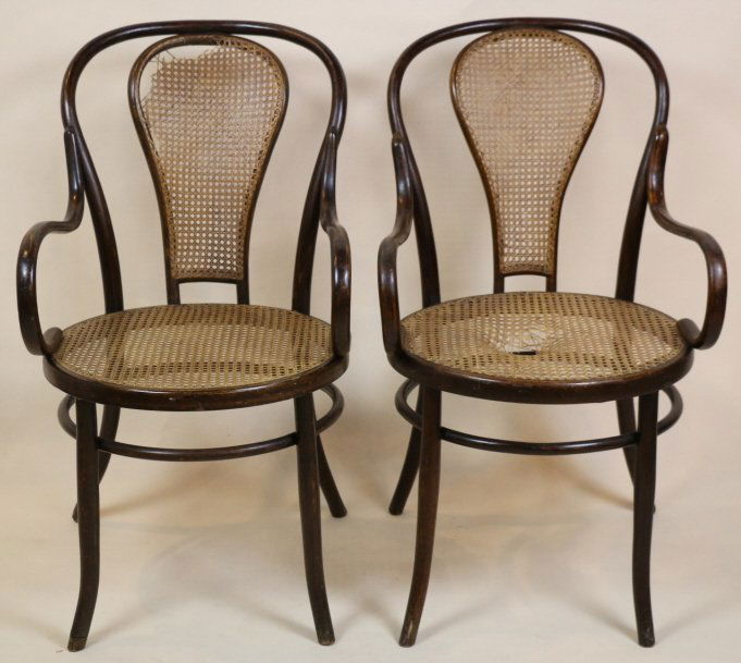 MUNDUS / JOSEFF HOFMAN SUCC BENTWOOD CHAIRS: MUNDUS / JOSEFF HOFMAN SUCC BENTWOOD CHAIRS The Austrian architect Josef Hoffmann (1870Ð1956) was a central figure in the evolution of modern design, and a leader in an aesthetic movement born in Eur