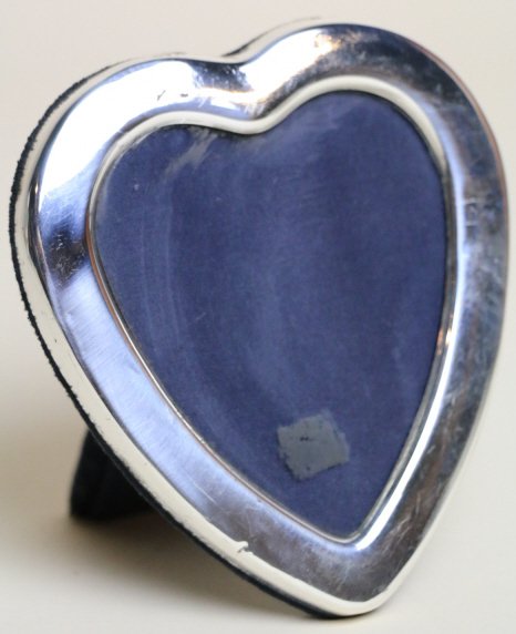 STERLING SILVER HEART PICTURE FRAME (1 of 2)
