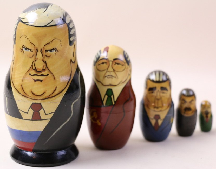 RUSSIAN PRESIDENTIAL HAND PAINTED NESTING DOLLS: RUSSIAN PRESIDENTIAL HAND PAINTED NESTING DOLLS