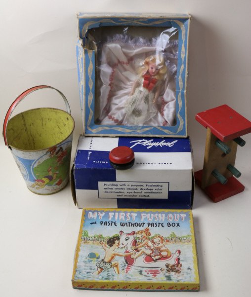 VINTAGE CHILDREN'S TOY LOT (1 of 4)