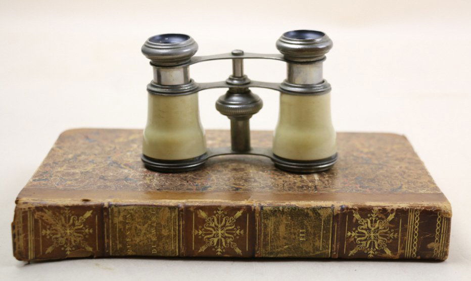 ANTIQUE OPERA GLASSES AND LEATHER BOOK: ANTIQUE OPERA GLASSES AND LEATHER BOOK