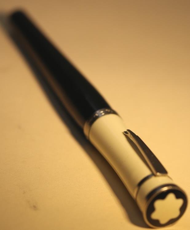MONTBLANC VINTAGE WRITING PEN: MONTBLANC VINTAGE WRITING PEN