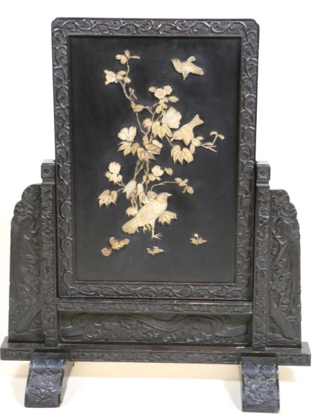 CHINESE ANTIQUE FLORAL CARVED SCREEN: CHINESE ANTIQUE FLORAL CARVED SCREEN