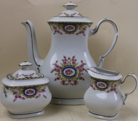 BAVARIAN PORCELAIN TEA SERVICE: BAVARIAN PORCELAIN TEA SERVICE