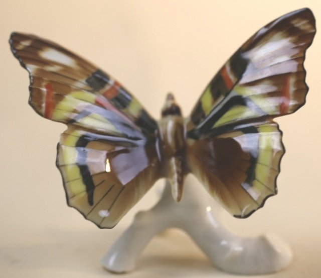 GERMAN BAVARIAN PORCELAIN BUTTERFLY: GERMAN BAVARIAN PORCELAIN BUTTERFLY