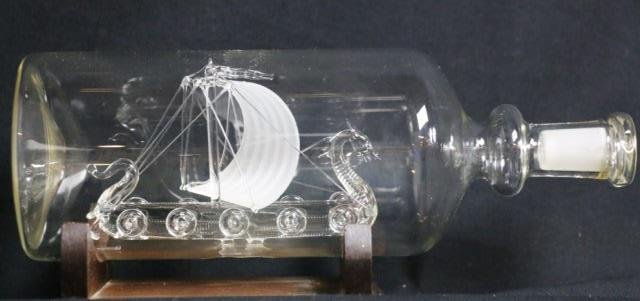 VINTAGE BLOWN GLASS SHIP IN AN BOTTLE: VINTAGE BLOWN GLASS SHIP IN AN BOTTLE