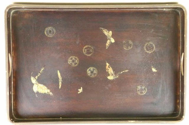 JAPANESE ANTIQUE LAQUER TRAY: JAPANESE ANTIQUE LAQUER TRAY