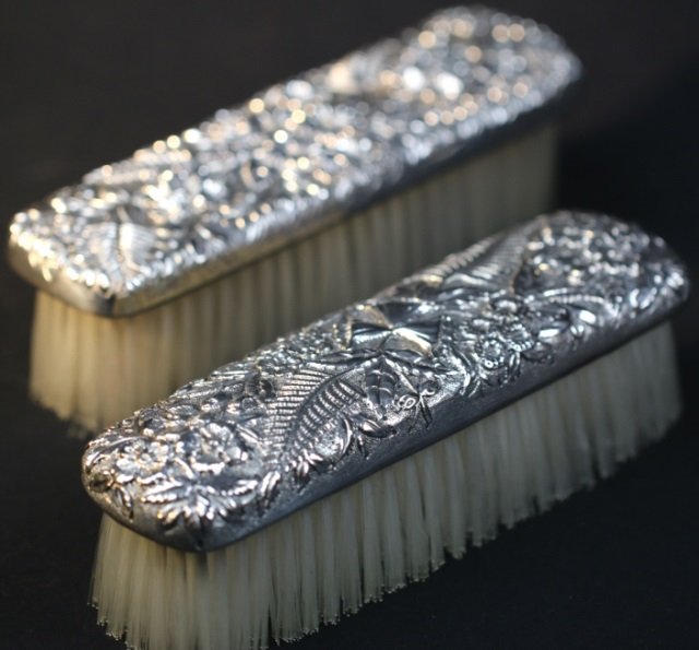 S. KIRK & SON STERING SILVER REPOUSSE BRUSH SET: S. KIRK & SON STERING SILVER REPOUSSE OVERSIZED BRUSH SET