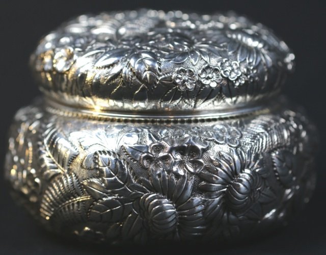 S. KIRK & SON STERLING SILVER REPOUSSE DRESSER BOX: S. KIRK & SON STERLING SILVER REPOUSSE DRESSER BOX