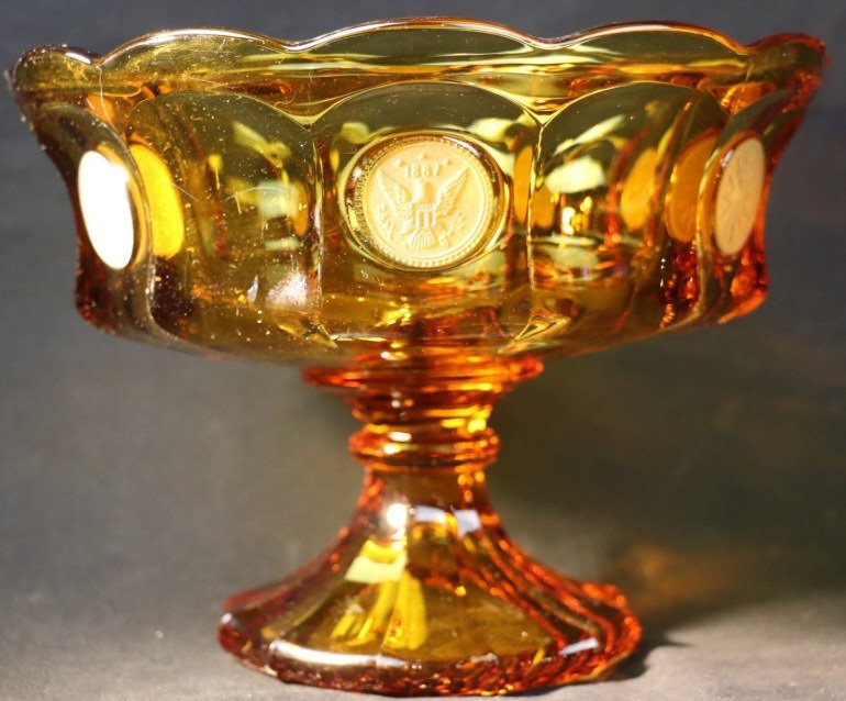 FOSTORIA GOLD AMBER COIN GLASS LARGE COMPOTE: FOSTORIA GOLD AMBER COIN GLASS LARGE COMPOTE