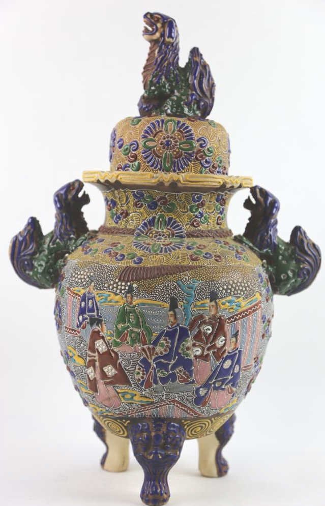 JAPANESE ANTIQUE VASE: JAPANESE ANTIQUE VASE 19X12