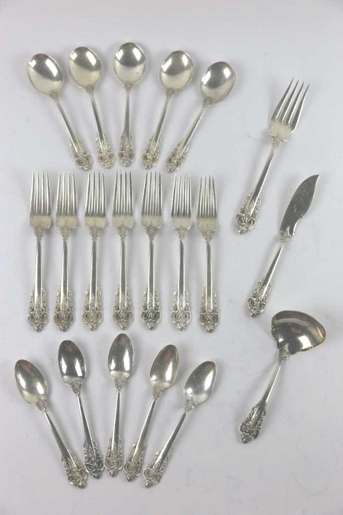WALLACE GRAND BAROQUE STERLING SILVER FLATWARE: GRAND BAROQUE STERLING SILVER FLATWARE; SERVING UTENSILS; SOUP; TEA; FORKS; 20 PIECES; 38.4 OZ