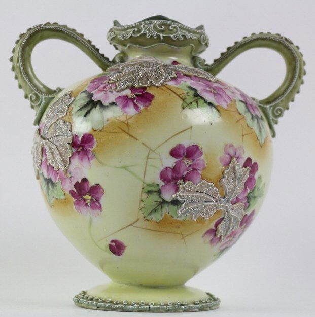 JAPANESE NIPPON VASE WITH MORIAGE LEAVES & HANDLES (1 of 5)