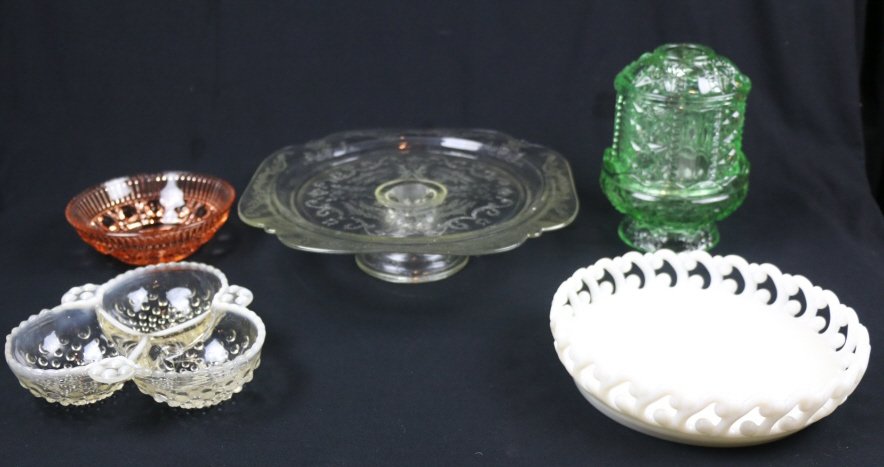 VINTAGE GROUPING OF COLORED AND CLEAR GLASS: CAKE PLATE 10 1/2" DIAMETER; VINTAGE GROUPING OF GLASS SERVING PIECES