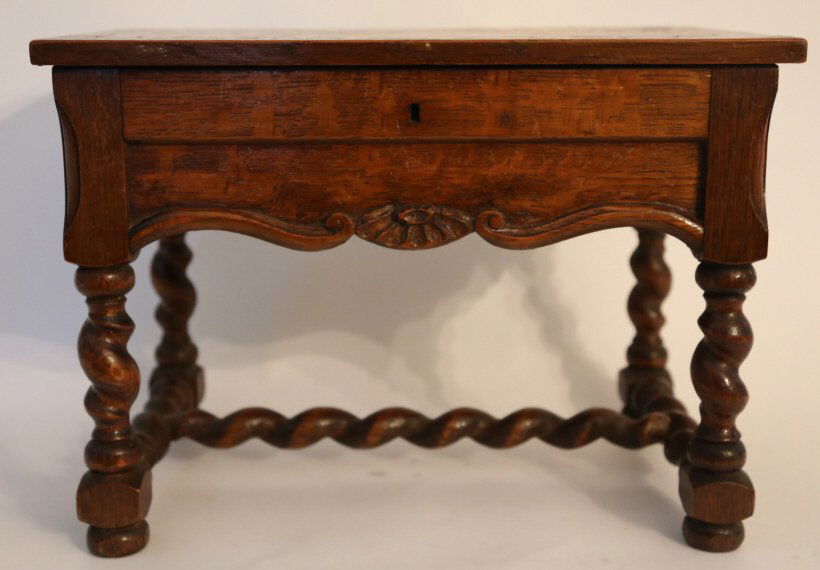 ENGLISH ANTIQUE OAK BARLEY TWIST BIBLE REST: ENGLISH ANTIQUE OAK BARLEY TWIST BIBLE REST