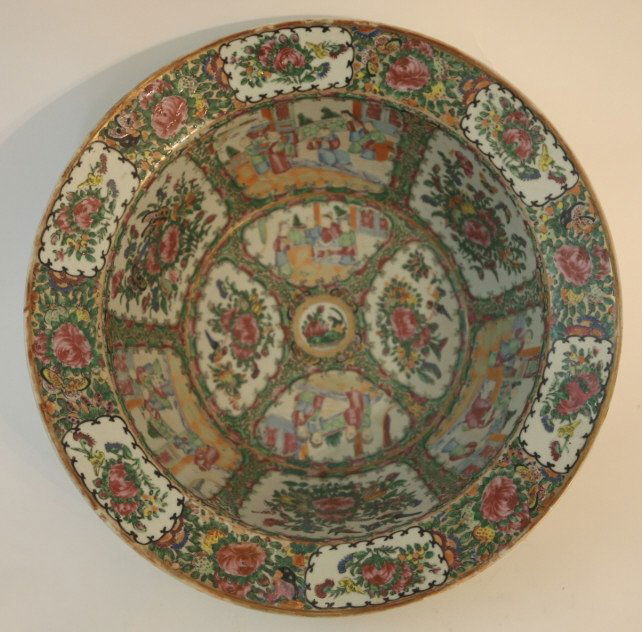 CHINESE ANTIQUE EXPORT PUNCH BOWL: CHINESE ANTIQUE EXPORT PUNCH BOWL 6 X 16" ROSE MEDALLION