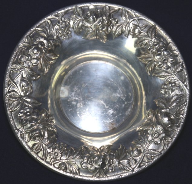 S. KIRK & SON STERLING REPOUSSE NUT & CANDY BOWL: S. KIRK & SON STERLING REPOUSSE NUT & CANDY BOWL 3.97 TROY OUNCES 6"