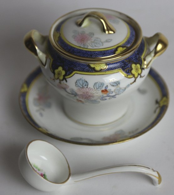 JAPANESE NIPPON COVERED SAUCE & LADEL: JAPANESE NIPPON COVERED SAUCE & LADEL GREEN WREATH MARK