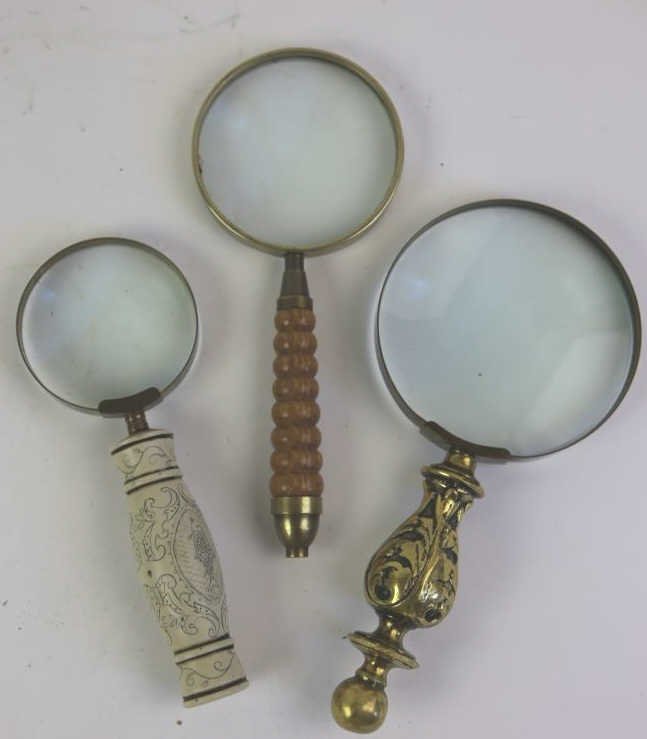 ENGLISH VINTAGE MAGNIFICATION GROUPING: VINTAGE MAGNIFICATION GROUPING 10 X 4.5"