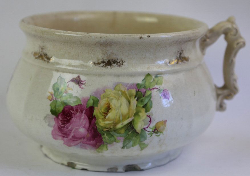 ENGLISH ANTIQUE PORCELAIN BED POT: ENGLISH ANTIQUE PORCELAIN BED POT 6 X 10"