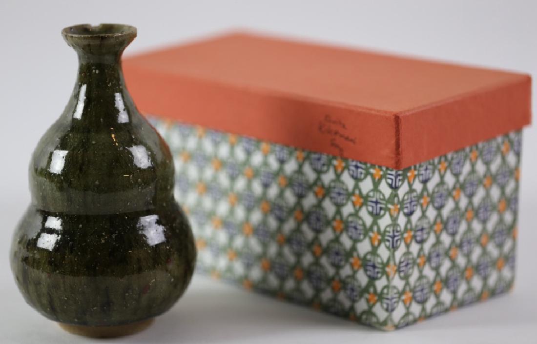 JAPANESE ANTIQUE ARITA KIKOMAN POTTERY SOY CARAFE: JAPANESE ARITA KIKOMAN POTTERY SOY CARAFE 7.5X3.5"