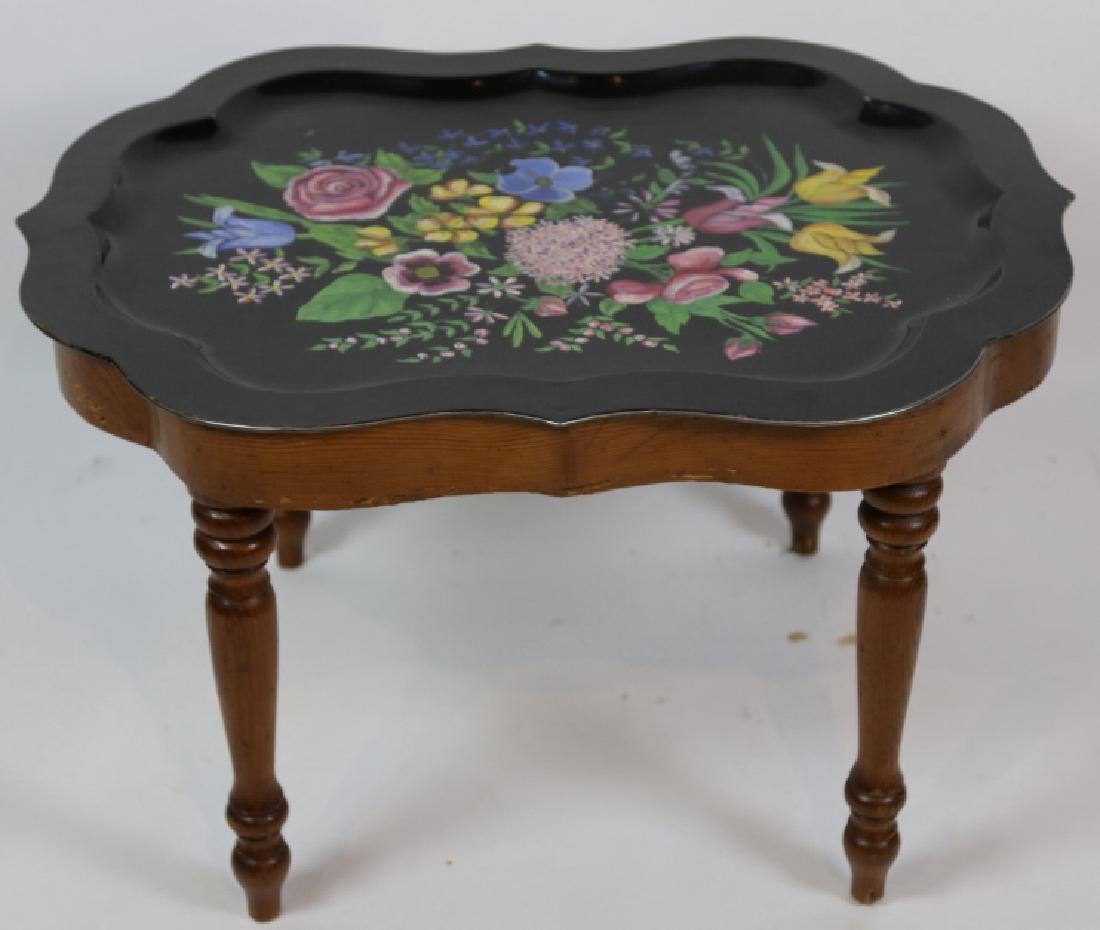 AMERICAN ANTIQUE HAND PAINTED TOLE TRAY TOP TABLE: AMERICAN ANTIQUE HAND PAINTED TOLE TRAY TOP TABLE 20 X 32 X 24