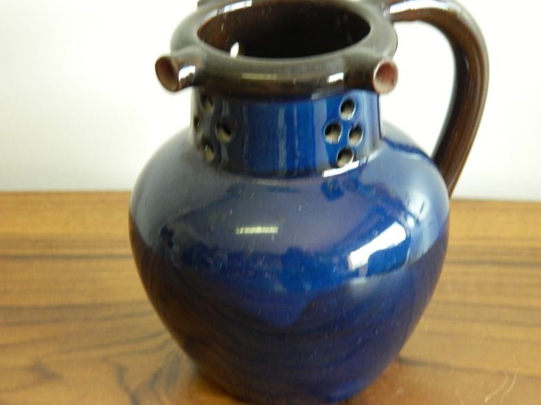 Puzzle jug: Puzzle jug