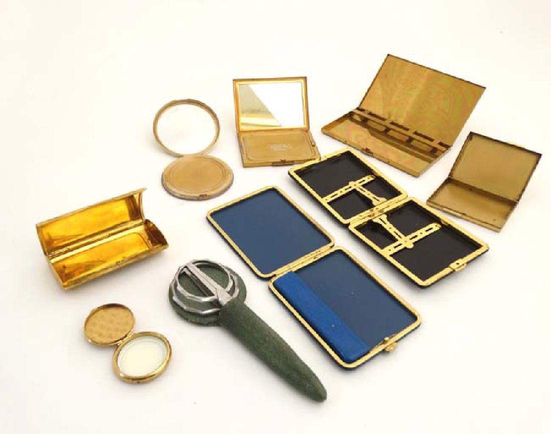 Assorted compacts to include Vogue, Vanity Fair, (1 of 5)