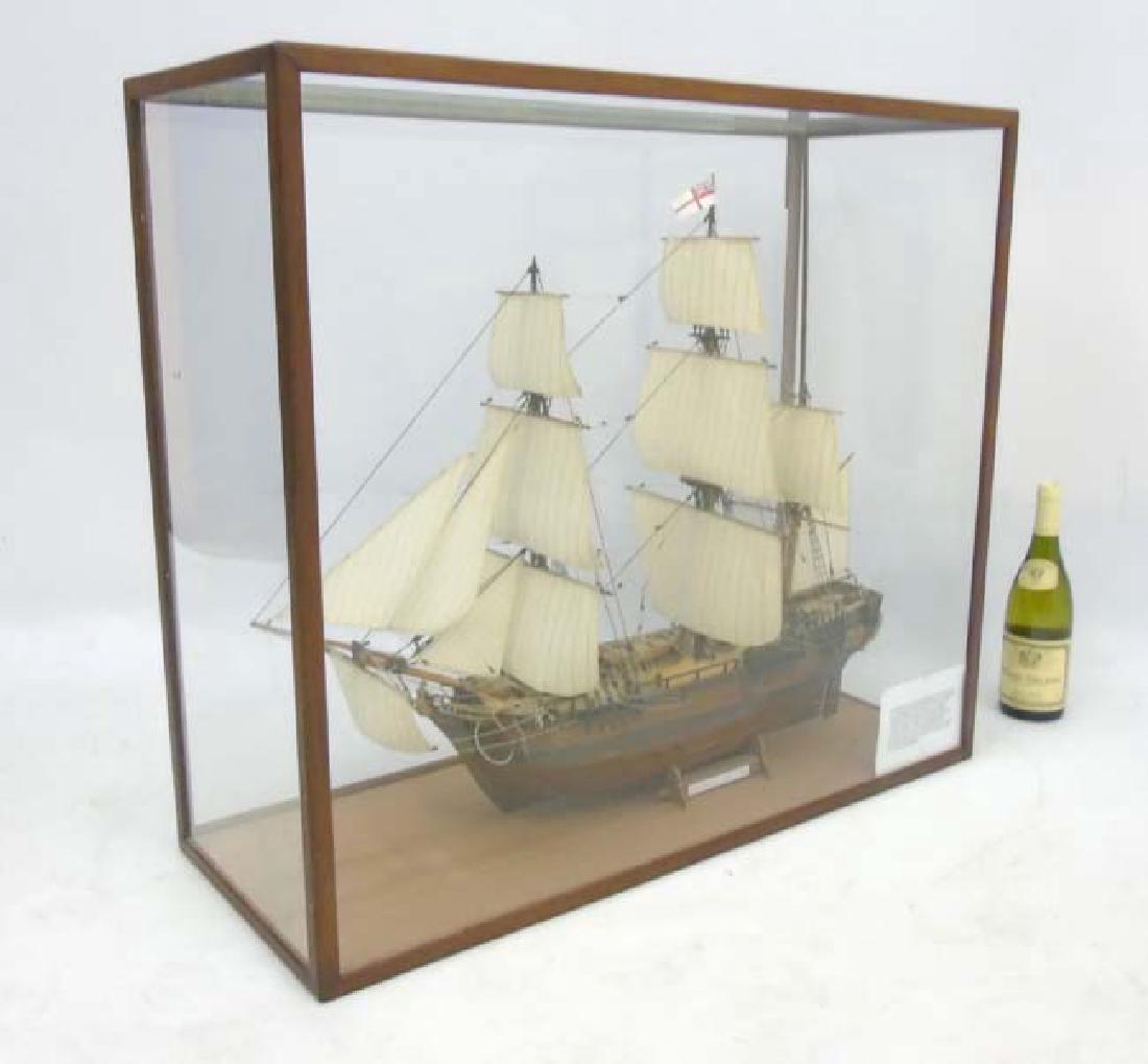 Scale cased ship's model : HMS Bounty (1787-1789) with (1 of 15)