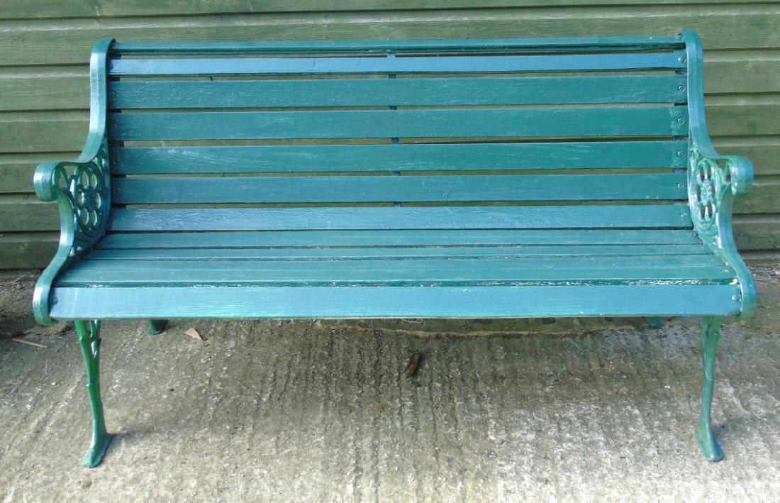 Garden bench : A 2 1/2 seat green painted bench with (1 of 6)