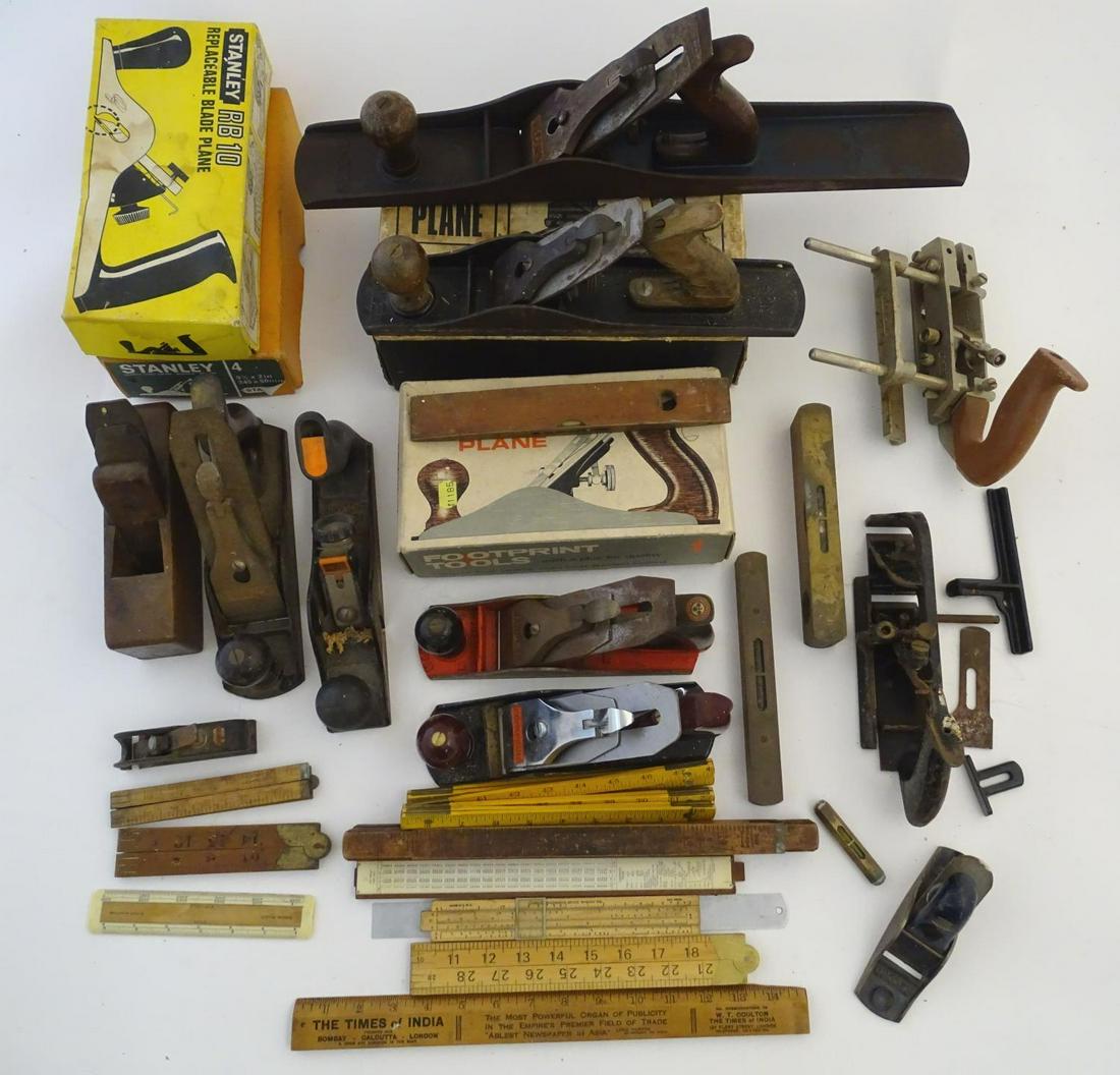 A collection of vintage workshop carpentry/woodworking: A collection of vintage workshop carpentry/woodworking tools, to include rebate, smooth and combination planes by Marples, Stanley and Footprint, together with Rabone spirit levels and numerous boxwoo