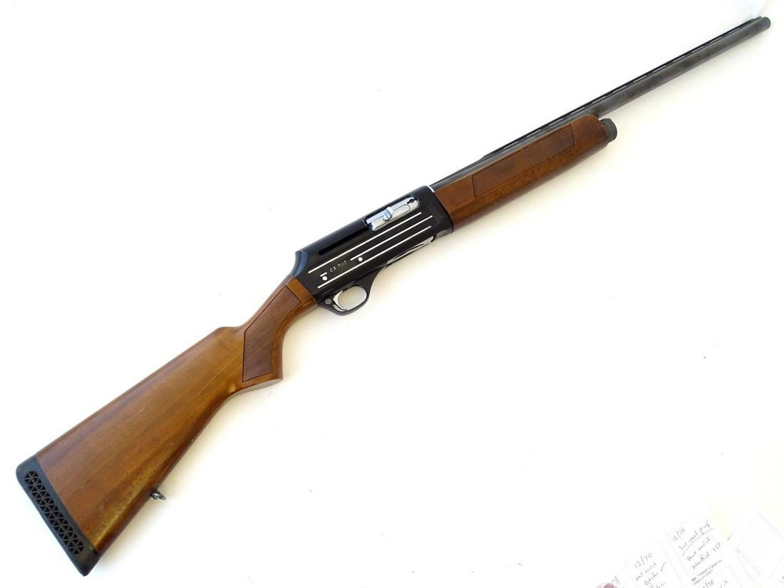Shotgun : a Renato Gamba 'CX707' 12 bore semi automatic: Shotgun : a Renato Gamba 'CX707' 12 bore semi automatic shotgun, walnut pistolgrip stock (chequered) with 14 1/2" LOP. 26" barrel with ventilated rib and 2 3/4" chamber. Serial number G62788Please not